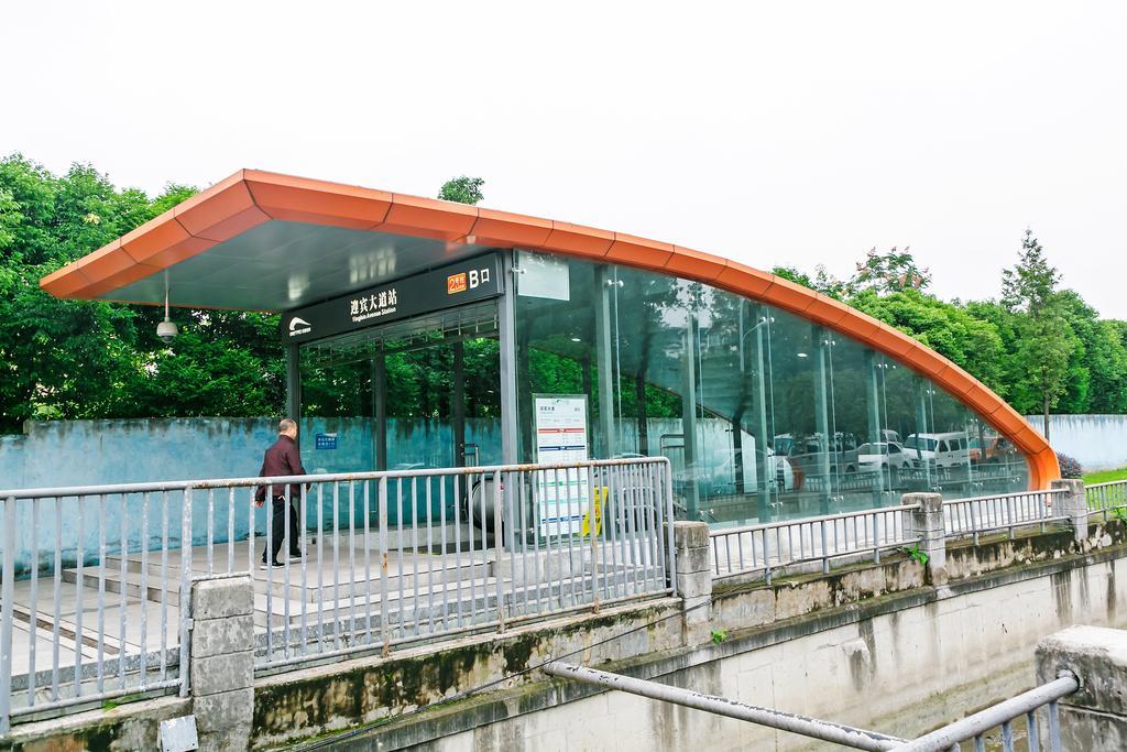 Happy E Family Apartment Chengdu Chadianzi Bus Station Branch Eksteriør billede